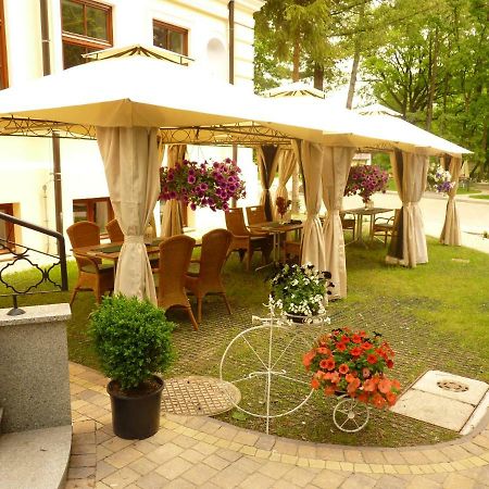 Willa Filiks Restauracja & Pokoje Nałęczów Exterior foto